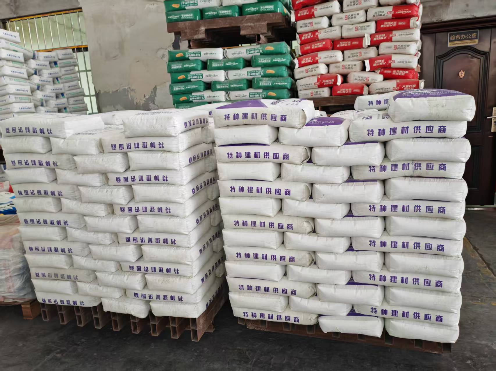 蒋湖农场拱顶带模注浆料